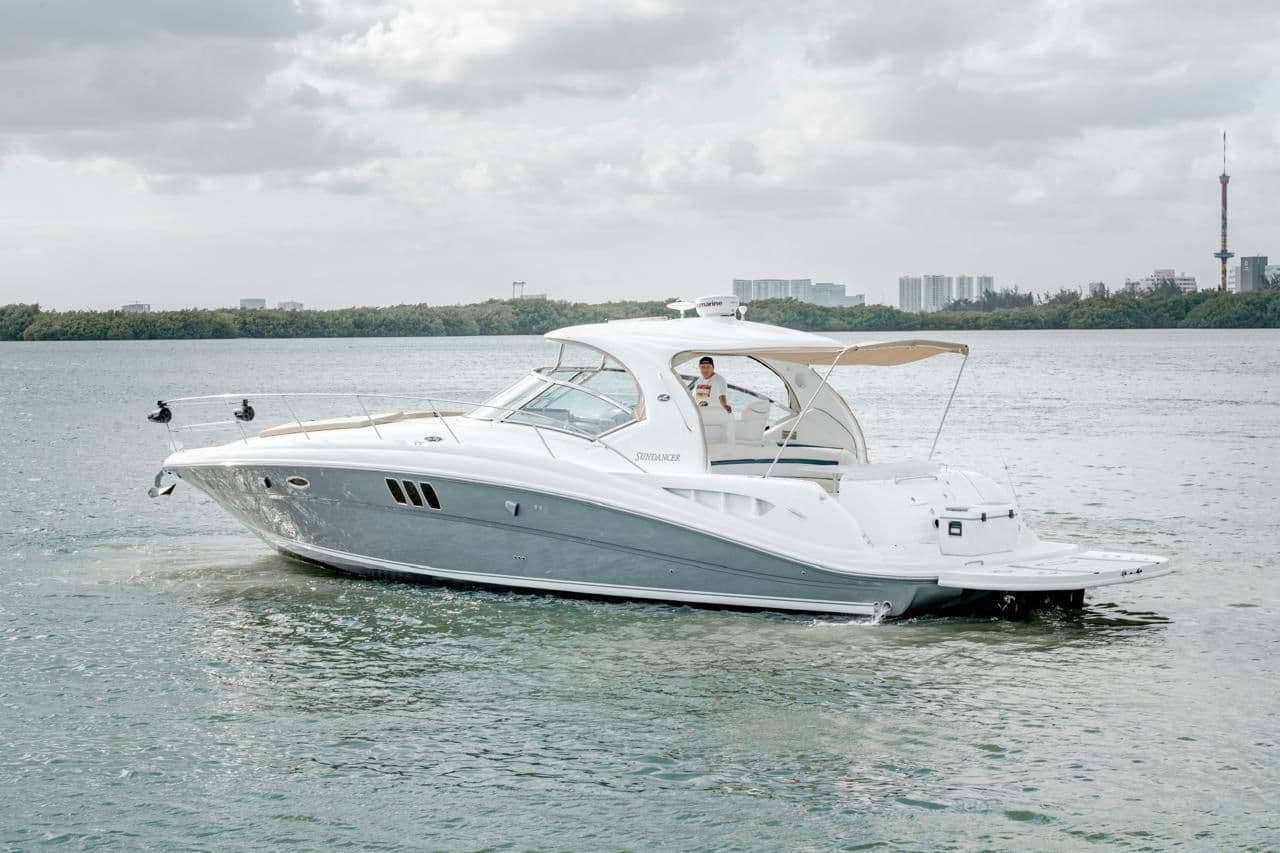 Brisas del Mar - 47 ft Sea Ray Sundancer — Sport Yachts Cancun