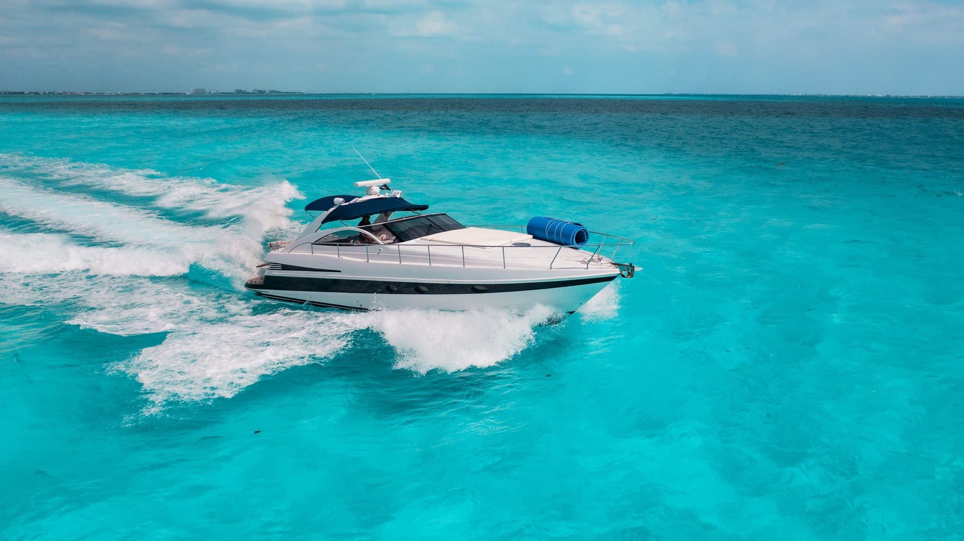 Icaro - 50 Pershing — Mega Yachts Cancun
