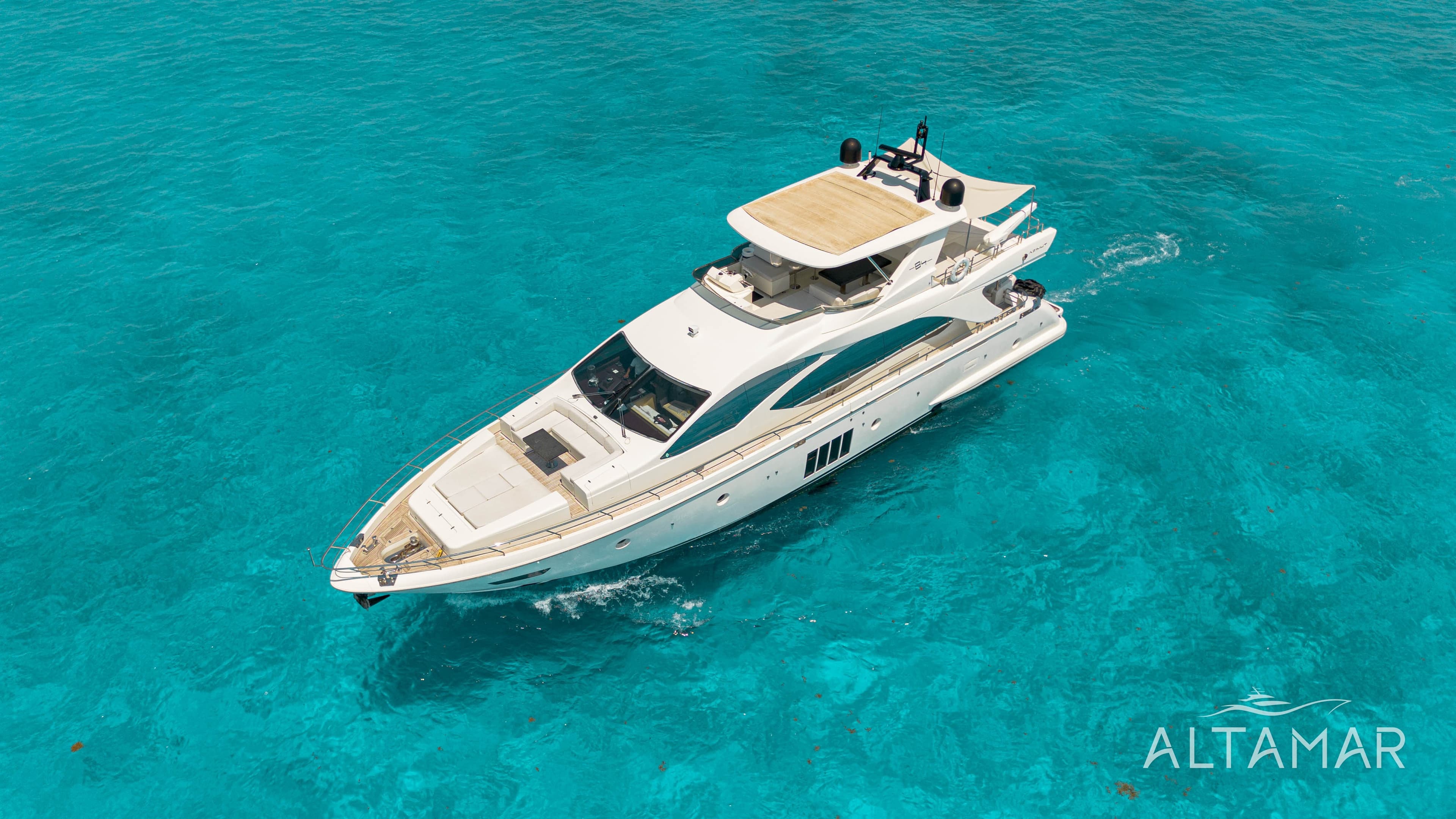 Privacy - 84 ft Azimut Flybridge — Mega Yachts Cancun